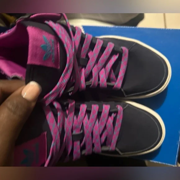 Adidas - Picture 2 of 7